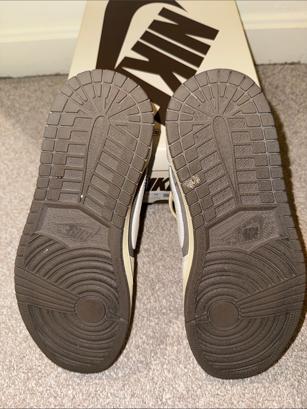 Travis Scott Reverse Mochas - Picture 6 of 11